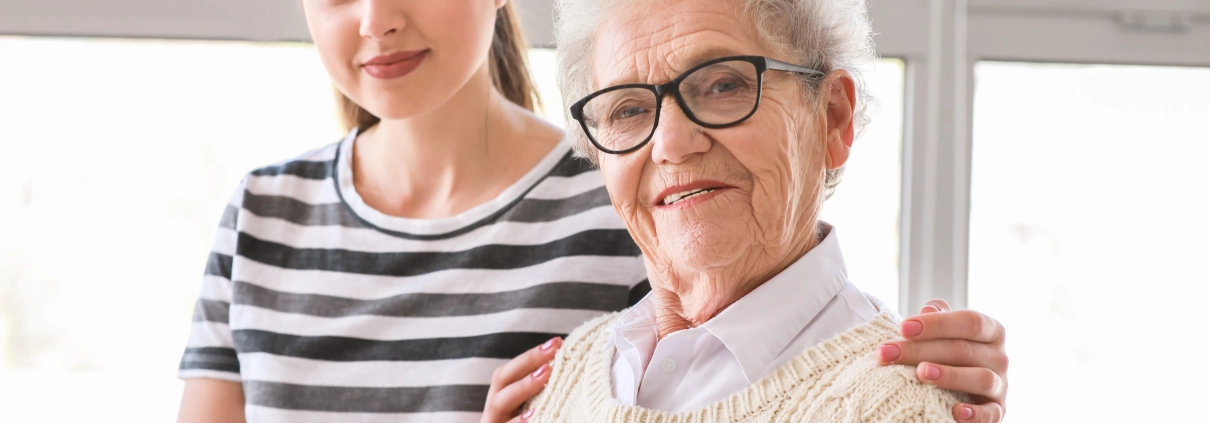 Téléassistance senior à domicile et à l’extérieur – solution Sérénitis